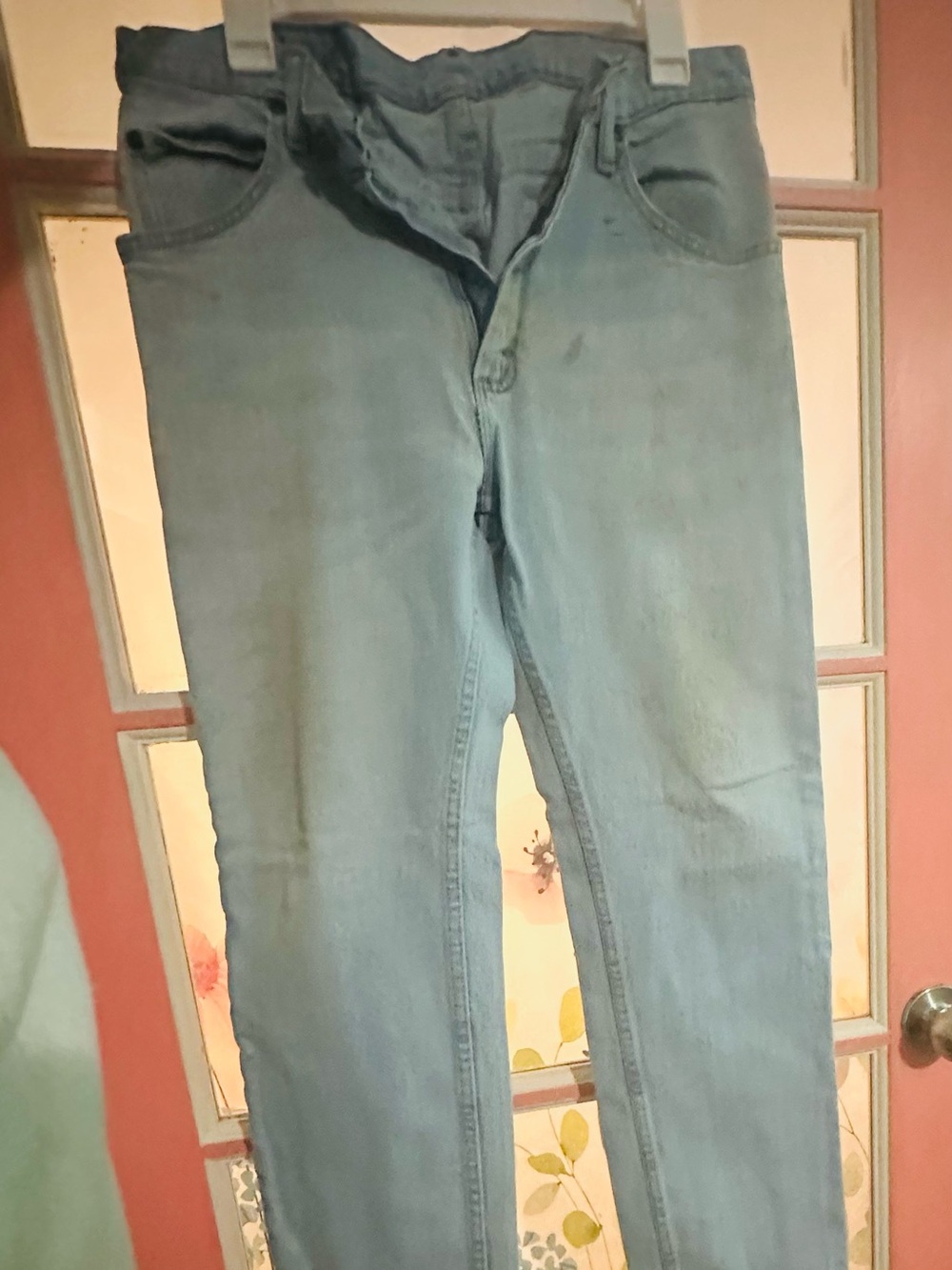 Wrangler Men's Straight Jeans in Light Blue Wash